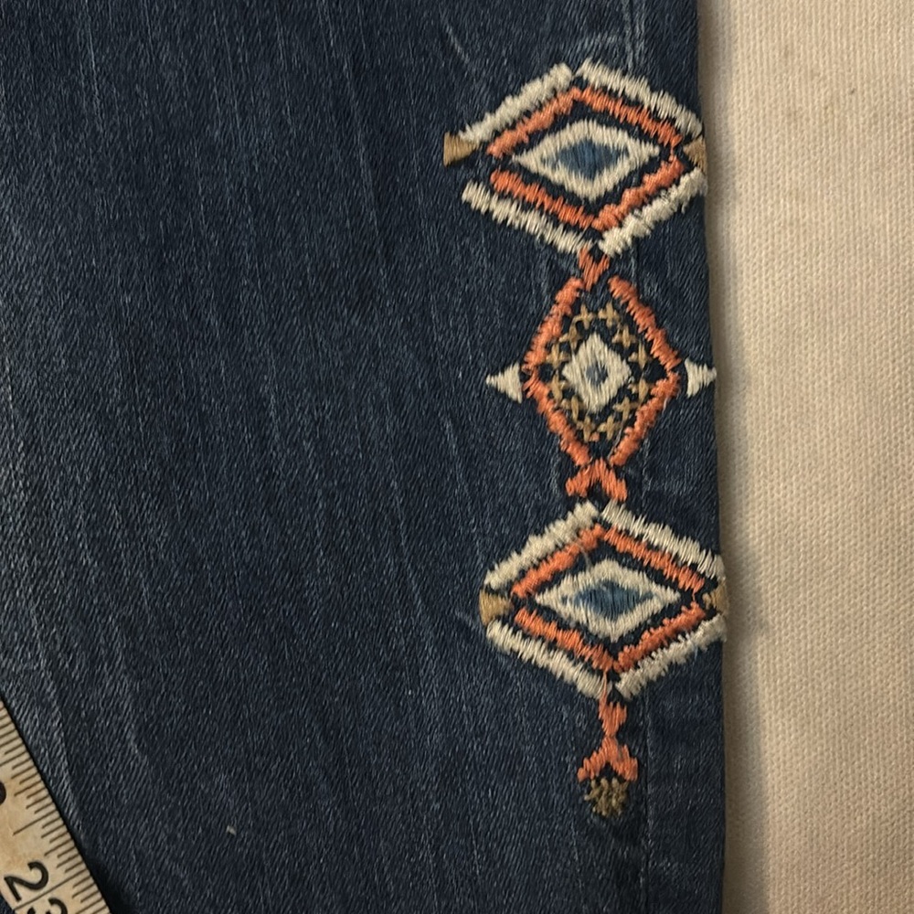 Signature Studio E Embroidered Shark Bite Hem Jeans 16 Boho Festival Hippie - Picture 9 of 11